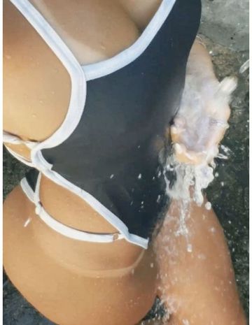 Sou cheirosa gostosa e simpática, sou apertadinha e adoro sentar realizo feitiche, não faço anal.  LOCAL DISCRETO LIMPO E COM CHOVEIRO, ATENDO SOMENTE COM UMA AMIGA, NÃO TENHO FRESCURA ATENDIMENTO TRANQUILO, atendo até 00:00
