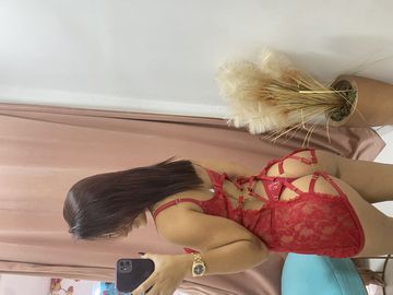 Sou Ariel tenho 18 aninhos , altura 1,58 , minha cintura é 34 , calço 35 sou ruiva 